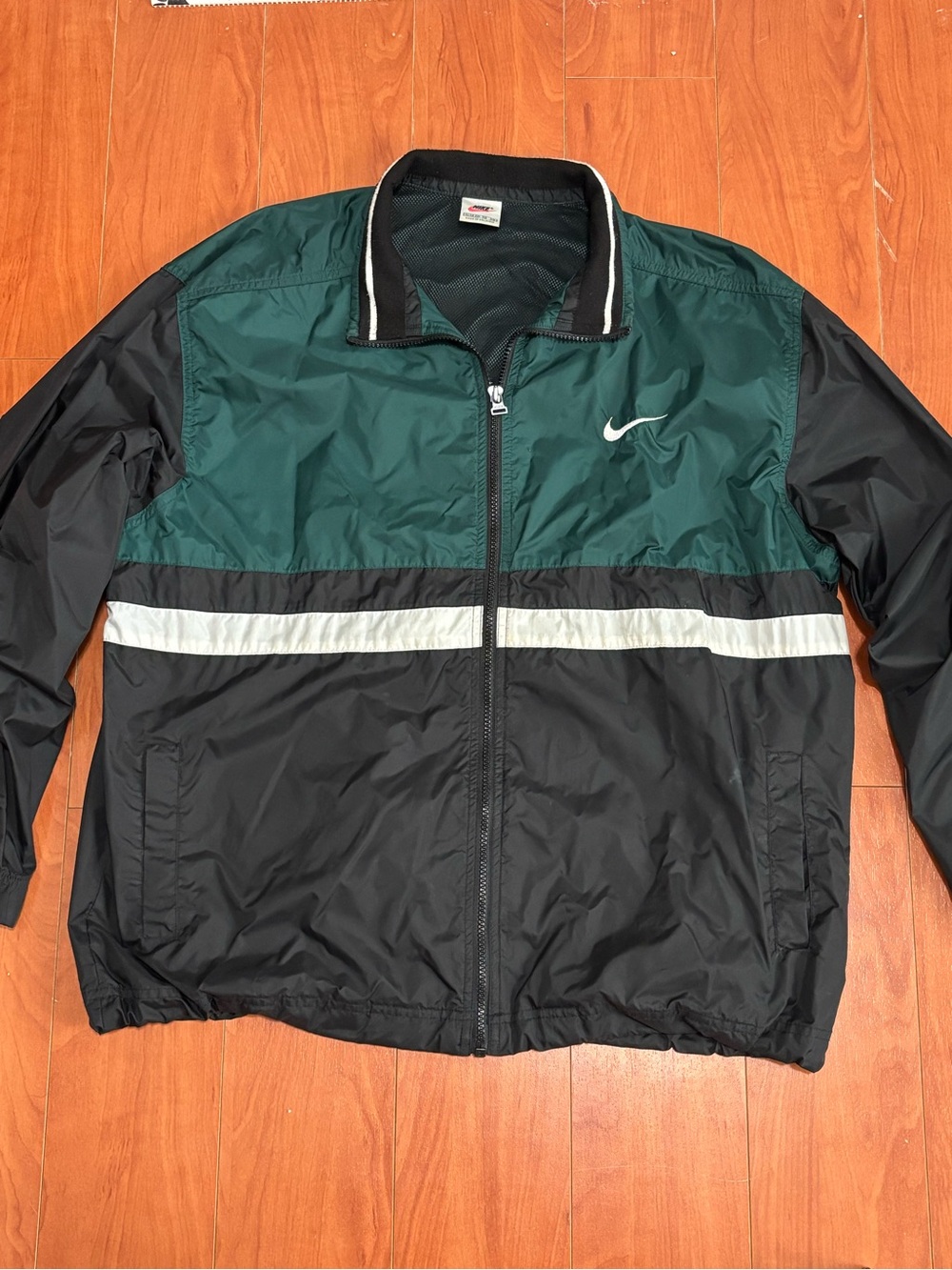 Vintage 90’s Nike Green and Black Men's Windbreaker Jacket- Medium
